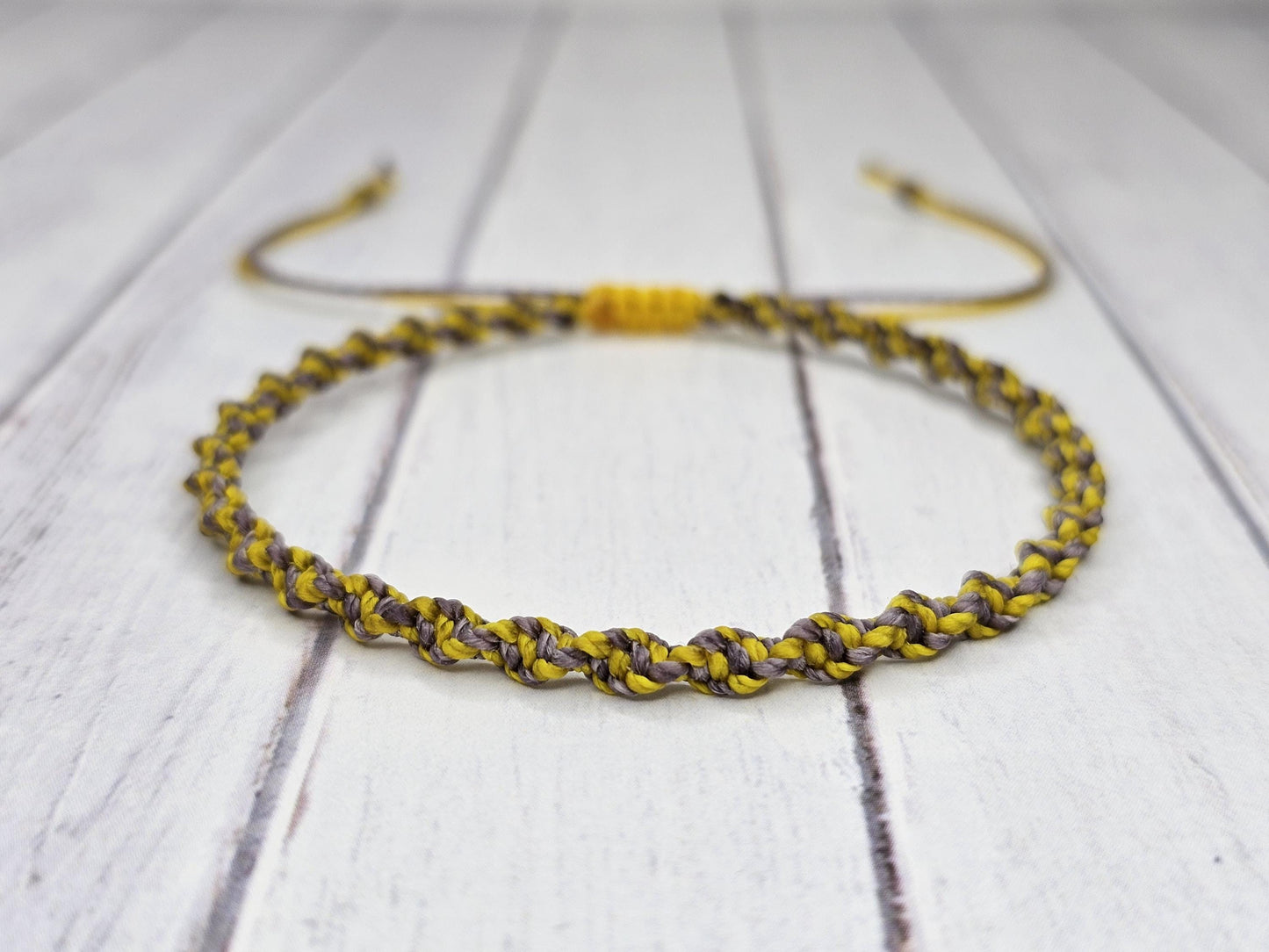 Macrame Bracelet - Spiral
