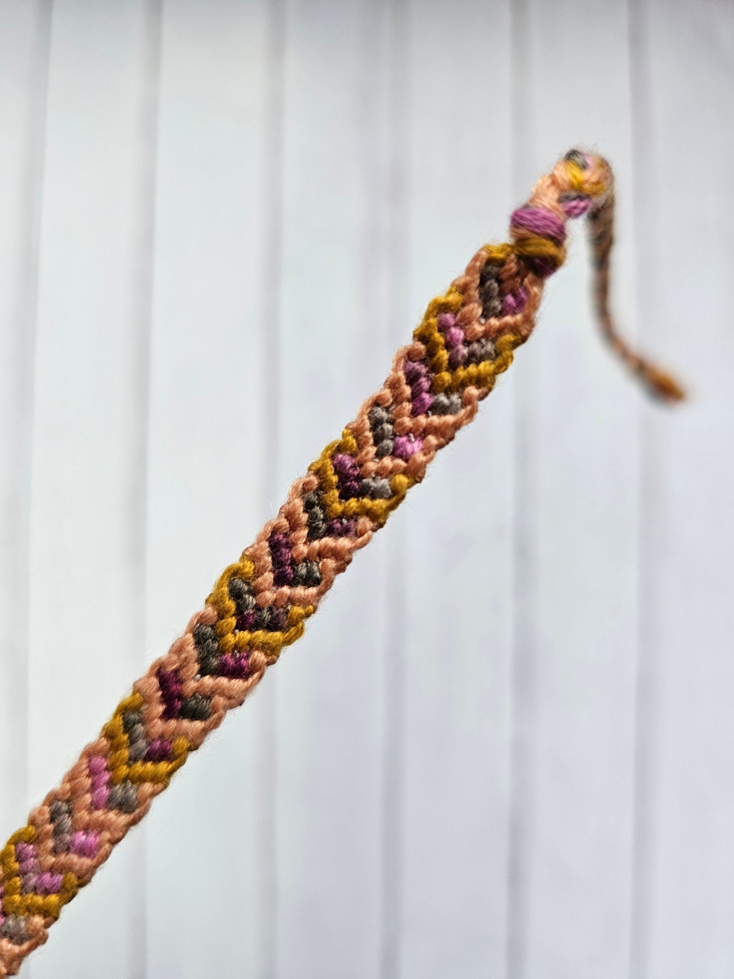 Ombre Heart Friendship Bracelet – Handmade Cotton String Woven Bracelet